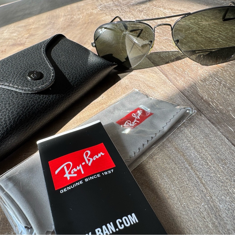 Ray-Ban Black G-15 Green Lens Aviator Sunglasses with Case